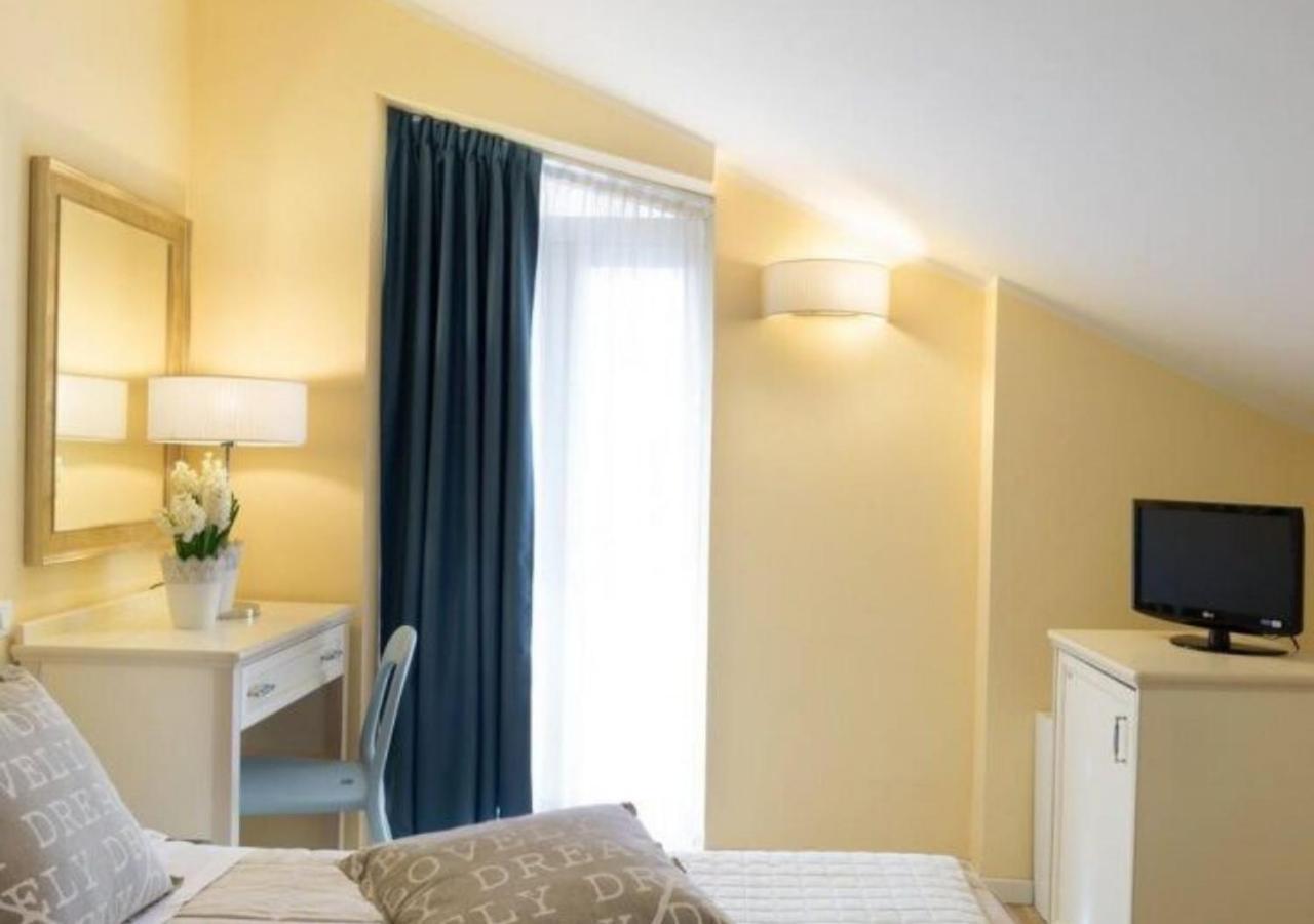 Beyou Hotel Villa Rosa リッチョーネ エクステリア 写真