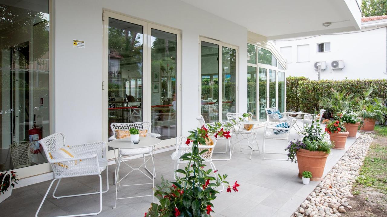 Beyou Hotel Villa Rosa リッチョーネ エクステリア 写真